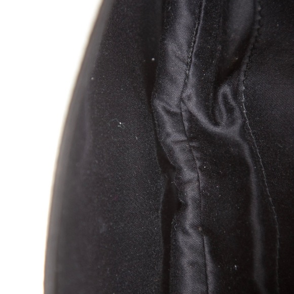 Pre-loved Yves Saint Laurent satin clutch in black - Picture 3 of 4